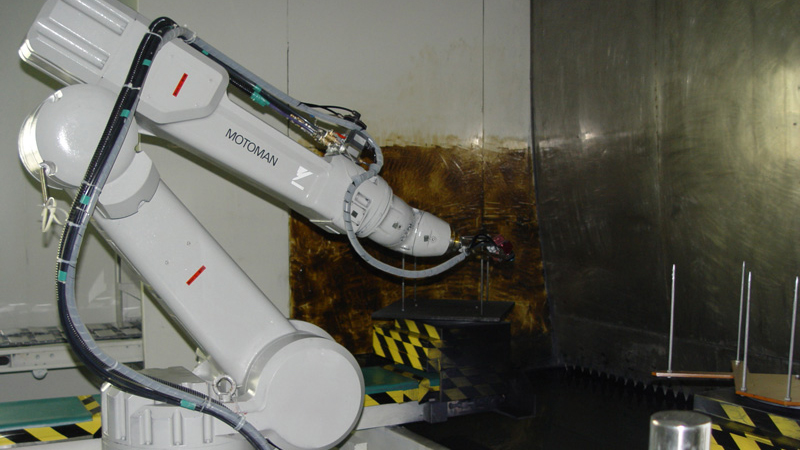 Silk Spraying Robot