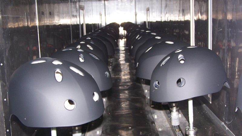 Helmet automatic painting line